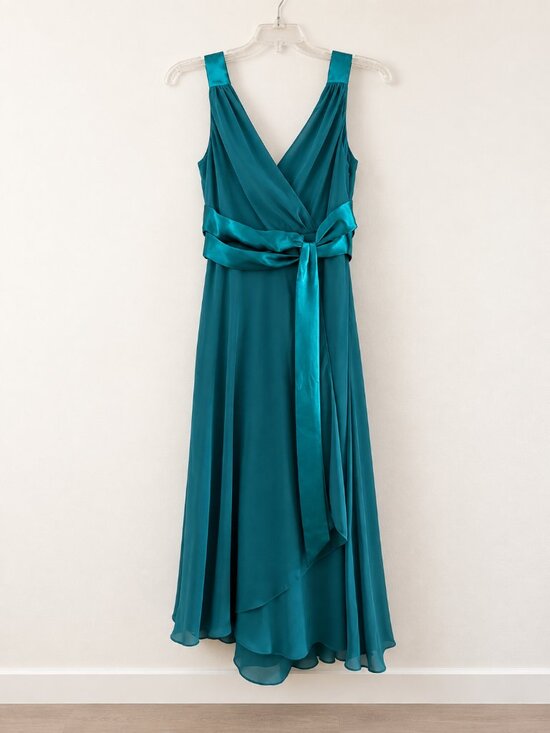 Elegant dress, any occassion Dresses & Skirts - Jones Wear Teal Sleeveless Wrap Midi Dress Size 8